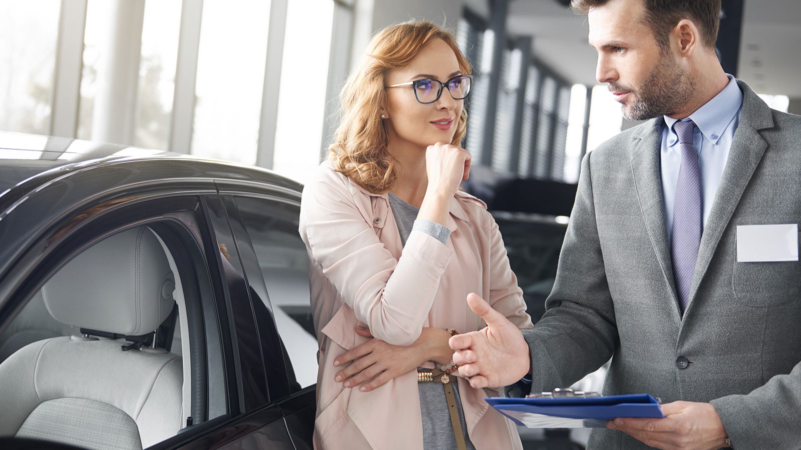 Leasing samochodu – jak wybrać korzystną ofertę?