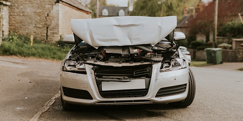 Uszkodzenie samochodu w leasingu: Jak postępować w przypadku nieprzewidzianych sytuacji?