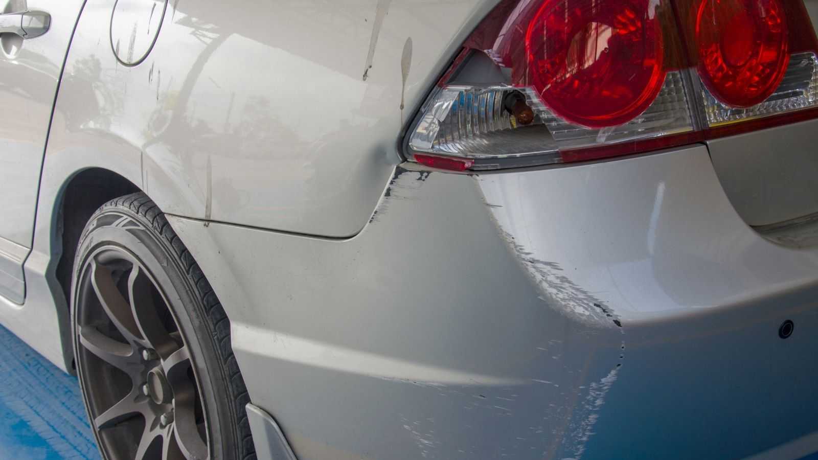 Szkoda w leasingu – kto ponosi odpowiedzialność i jak postępować?